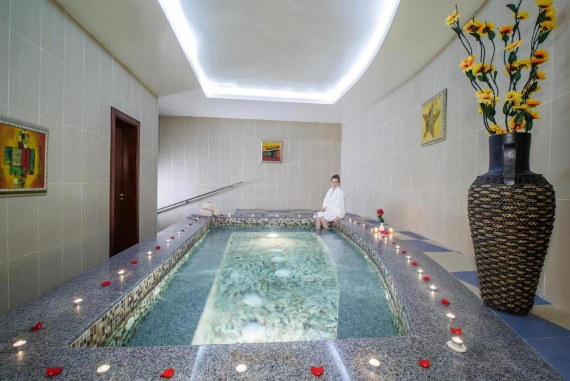 Dancenter Luxe Corniche Hotel Formerly Concorde Hotel Fujairah Exterior photo