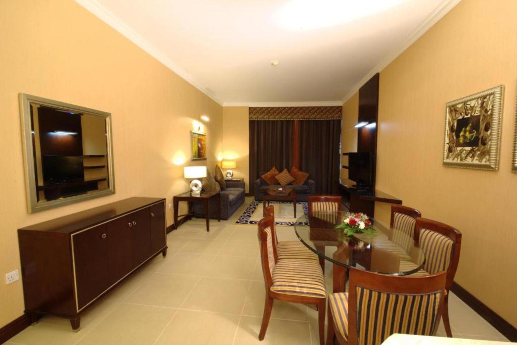 Dancenter Luxe Corniche Hotel Formerly Concorde Hotel Fujairah Exterior photo