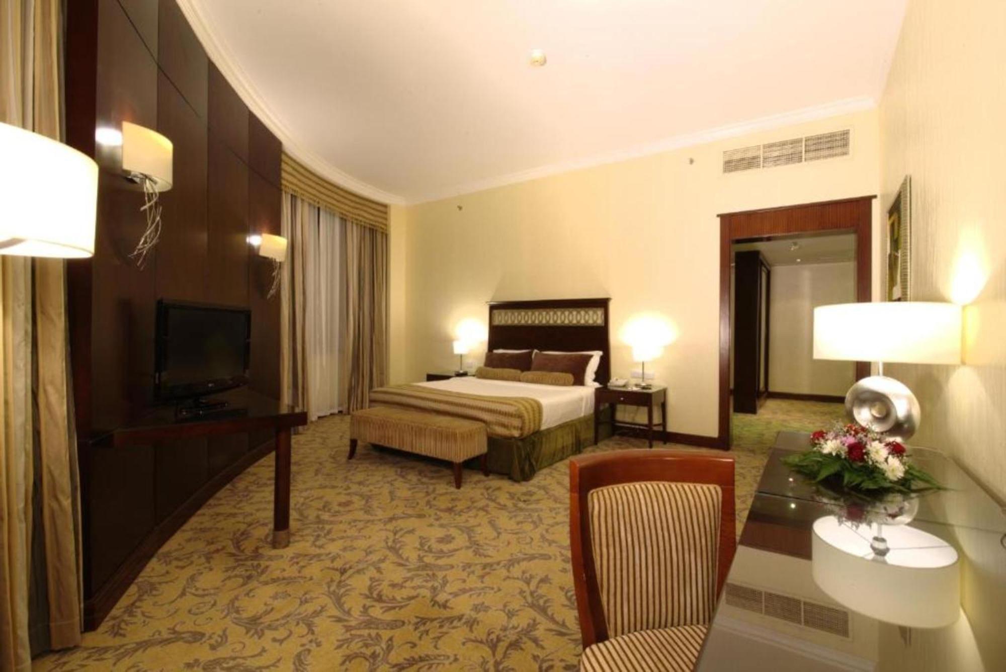 Dancenter Luxe Corniche Hotel Formerly Concorde Hotel Fujairah Exterior photo