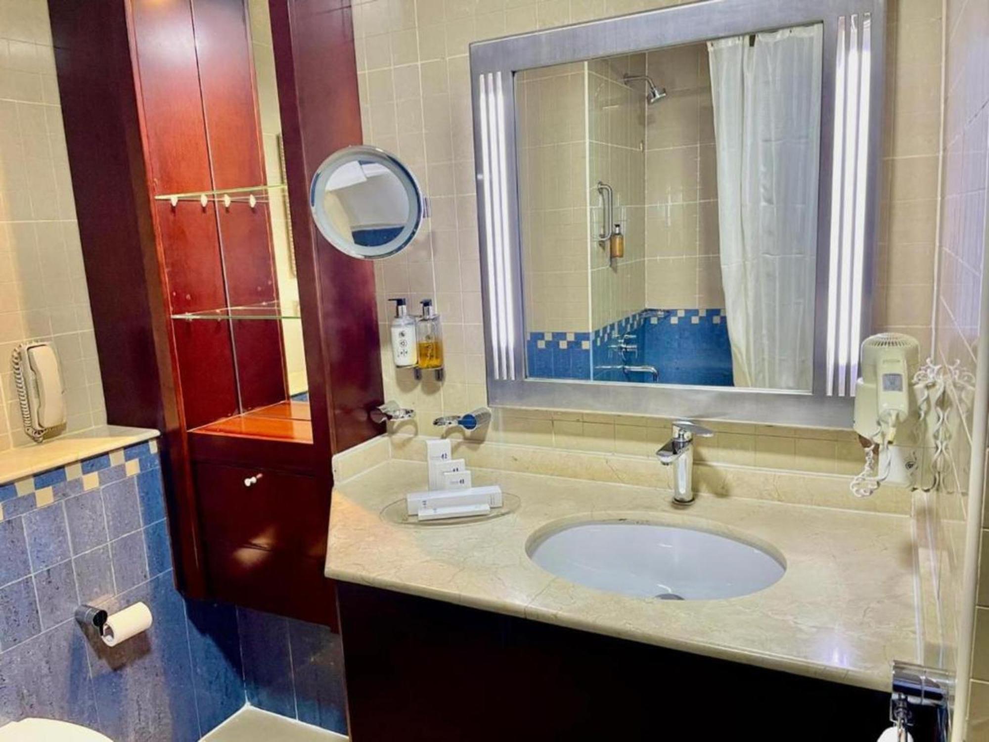 Dancenter Luxe Corniche Hotel Formerly Concorde Hotel Fujairah Exterior photo