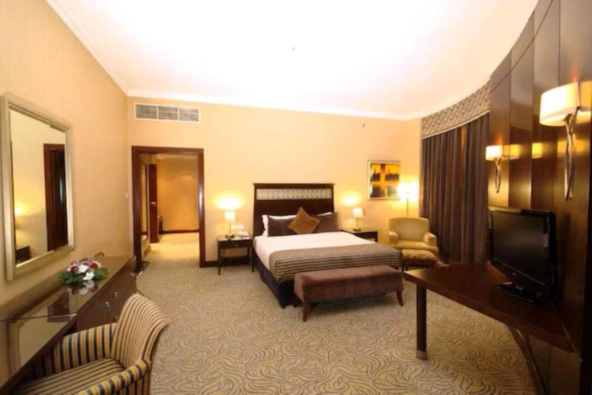 Dancenter Luxe Corniche Hotel Formerly Concorde Hotel Fujairah Exterior photo
