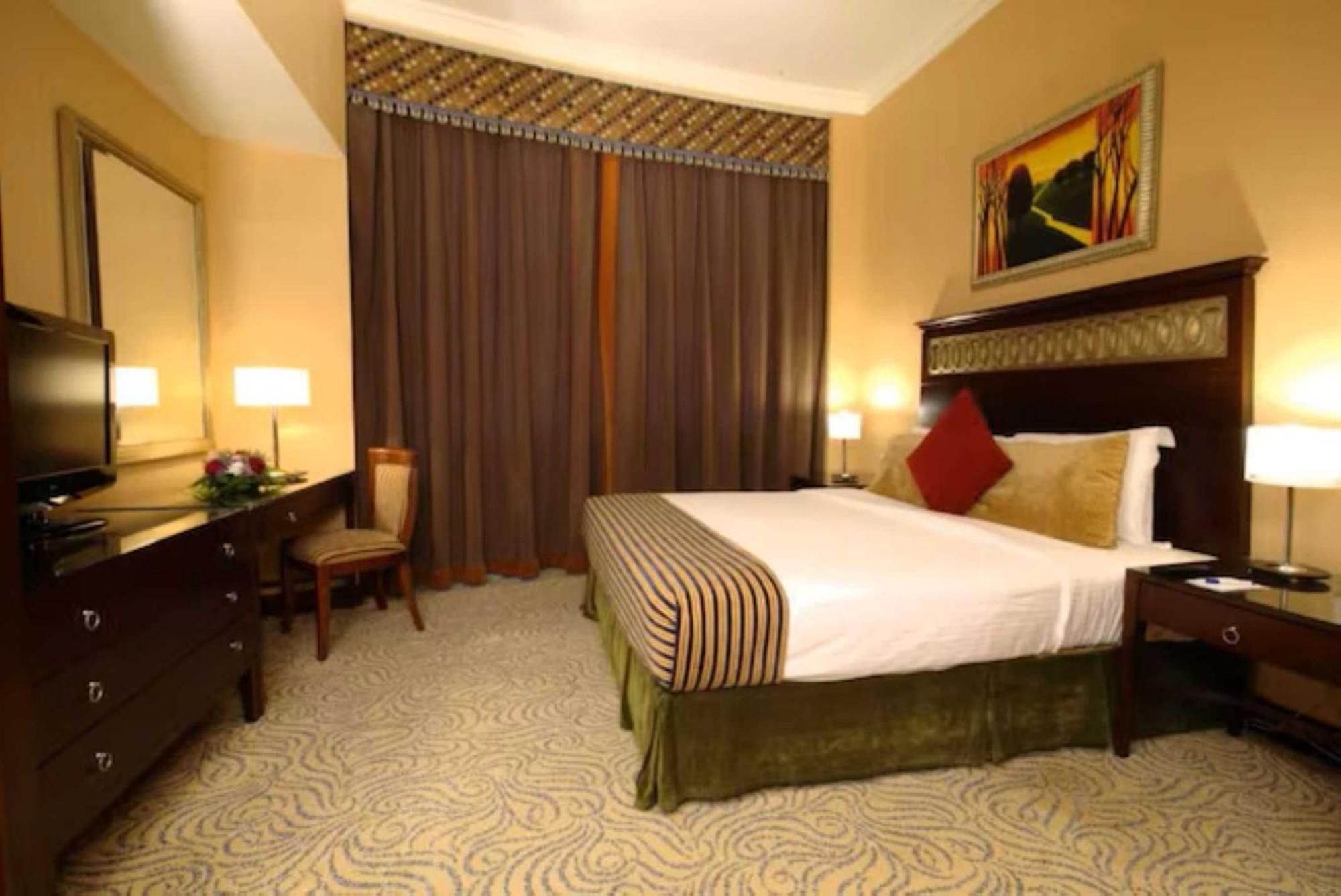 Dancenter Luxe Corniche Hotel Formerly Concorde Hotel Fujairah Exterior photo